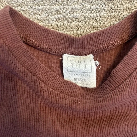 Full Tilt Ribbed cropped tank - Picture 3 of 4